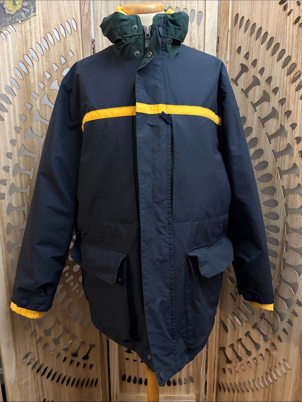 LIKE NEW - NAUTICA - MENS MULTI-FUNCTION COAT - MEDIUM